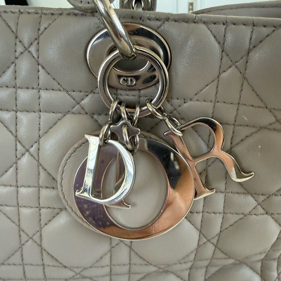 Dior Lady Dior bag Tote Bag grey color - Picture 12 of 13